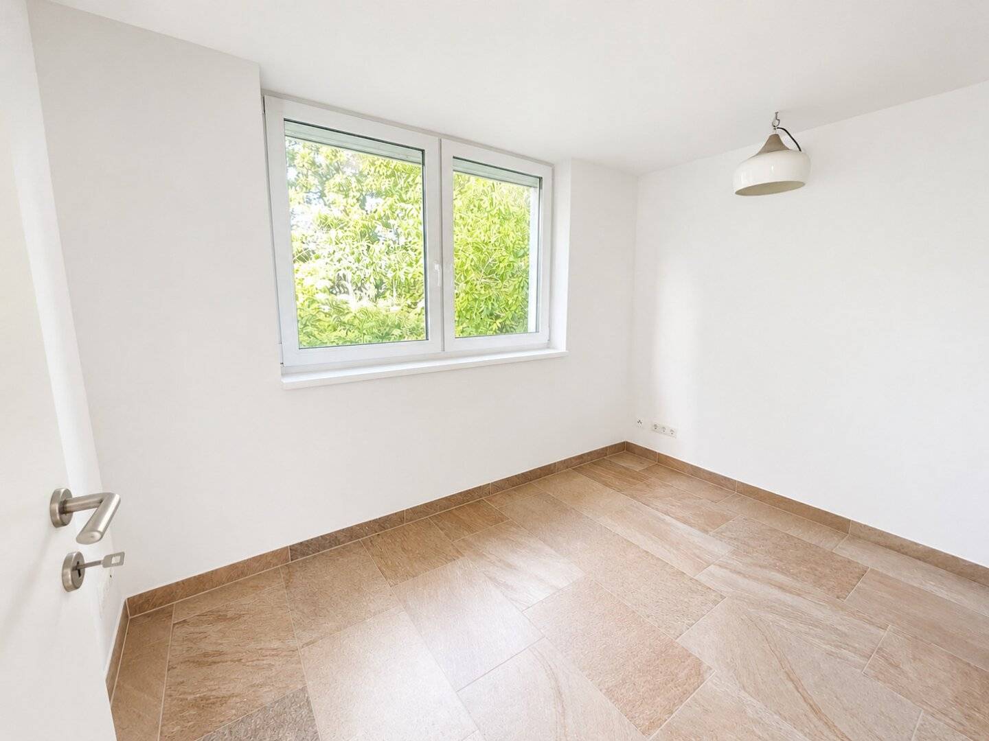 Erstbezug nach Sanierung: modernes Haus mit Garten, Dachterrasse & traumhaftem Weitblick in Sievering