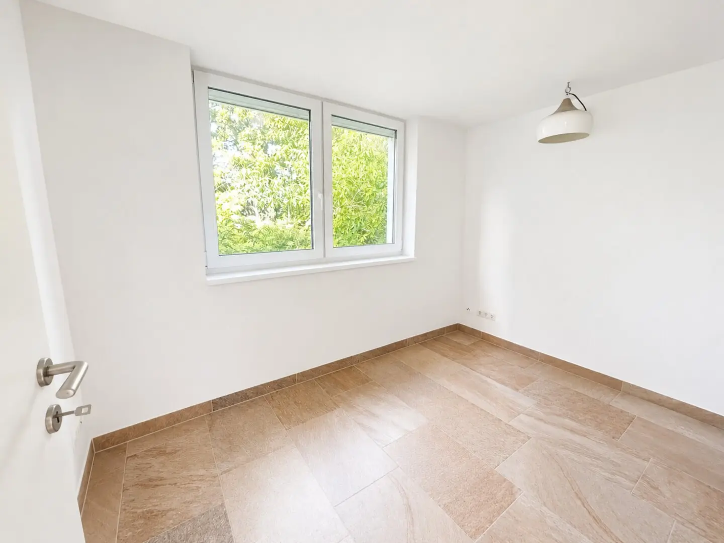 Erstbezug nach Sanierung: modernes Haus mit Garten, Dachterrasse & traumhaftem Weitblick in Sievering