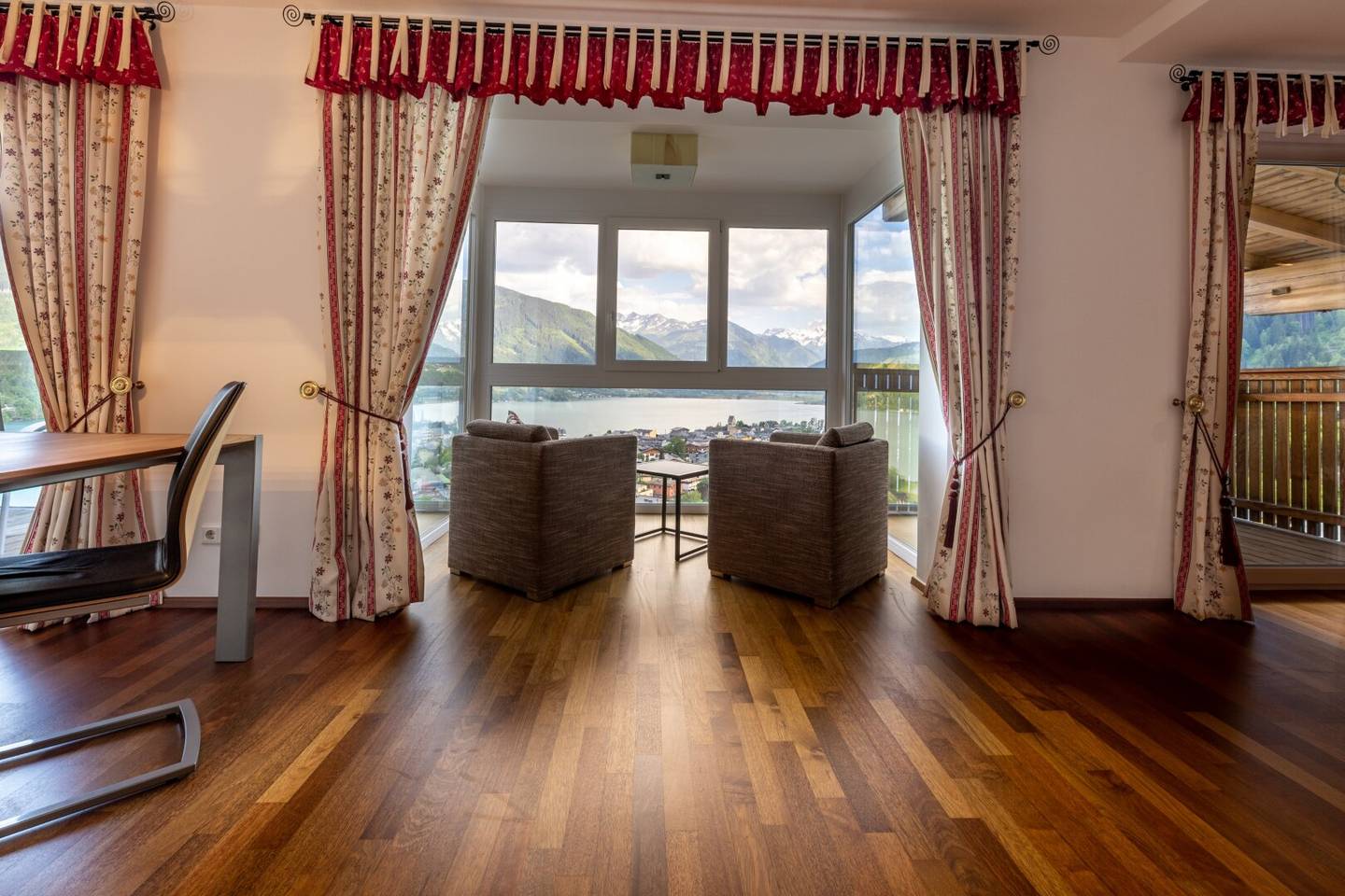 Traum-Penthouse über den Dächern von Zell am See, mit einzigartigem Seeblick und touristischer Nutzung