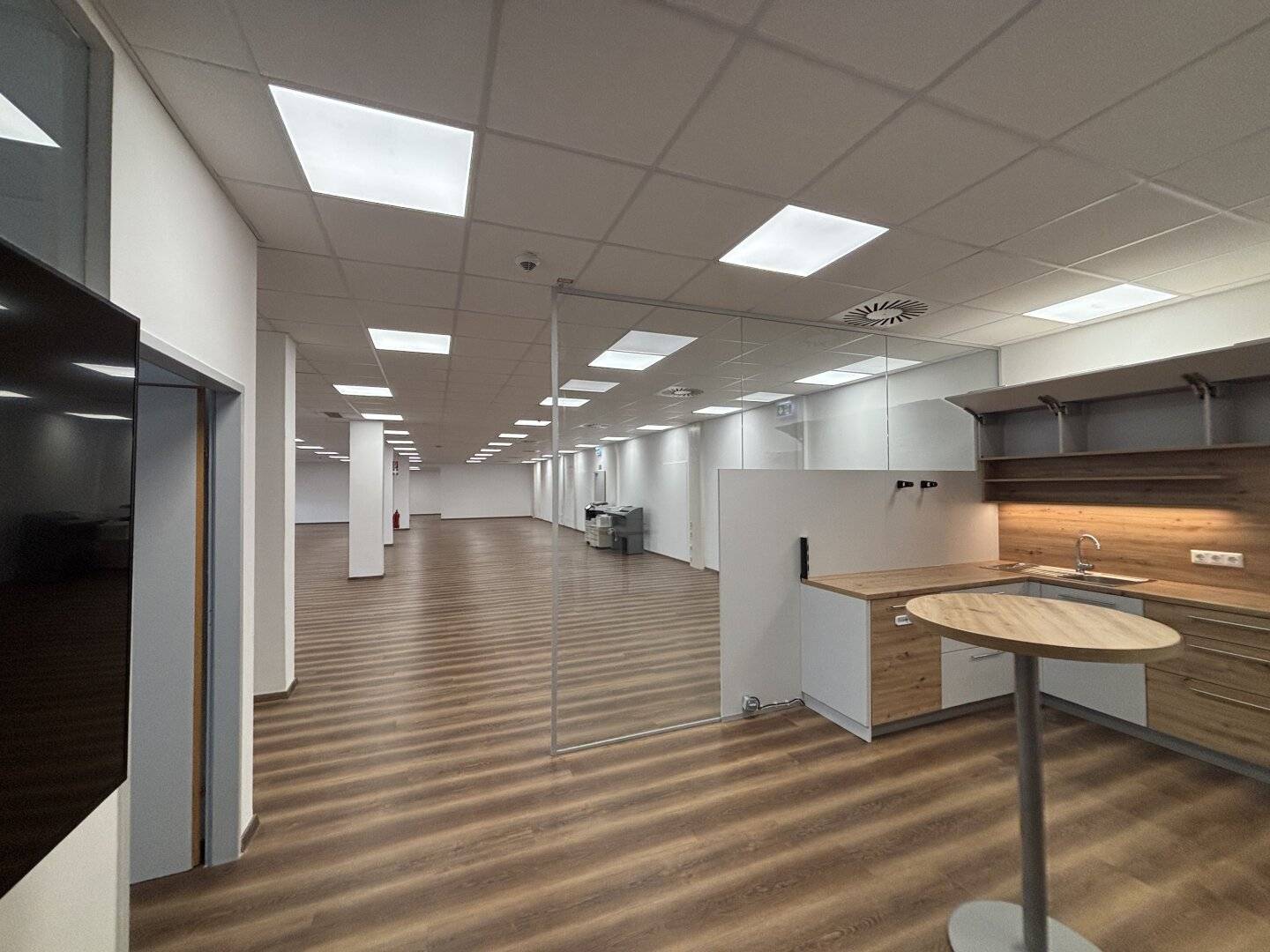 MODERNE BÜROWELTEN mit vielen Annehmlichkeiten IM PHILIPS-BUSINESS-KOMPLEX in Klagenfurt