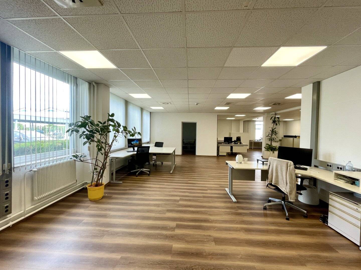 REPRÄSENTATIVE BÜROWELTEN mit vielen Annehmlichkeiten im PHILIPS-BUSINESS-KOMPLEX in Klagenfurt
