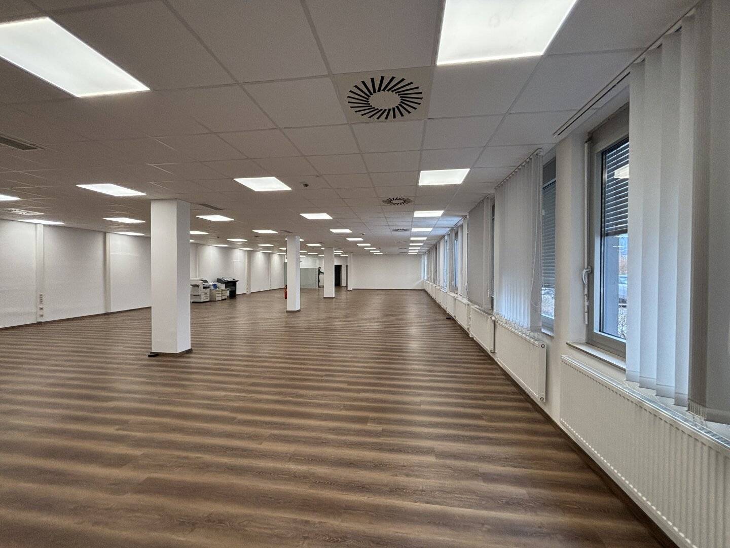 REPRÄSENTATIVE BÜROWELTEN mit vielen Annehmlichkeiten im PHILIPS-BUSINESS-KOMPLEX in Klagenfurt