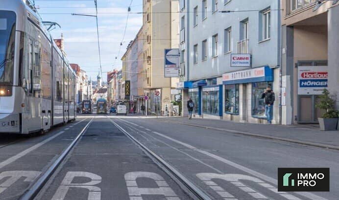 Gewerbefläche in zentraler Lage GESAMT oder Einzelflächen  – 520,92 m², 1. OG