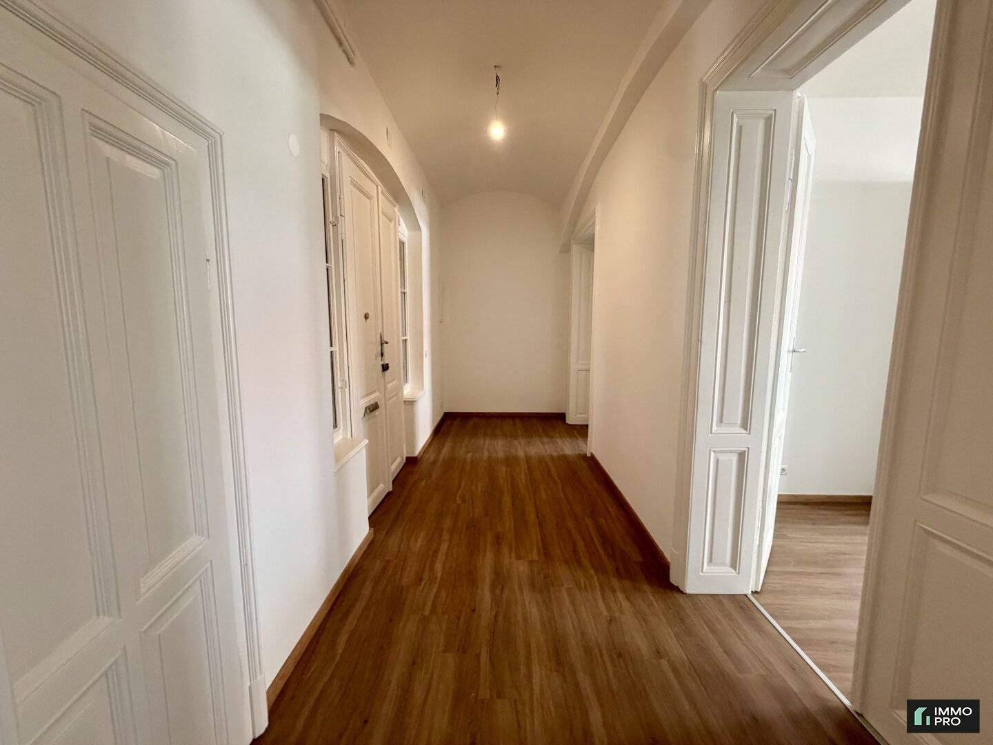 Helle zentral gelegene 3-Zimmer-Wohnung - WG geeignet