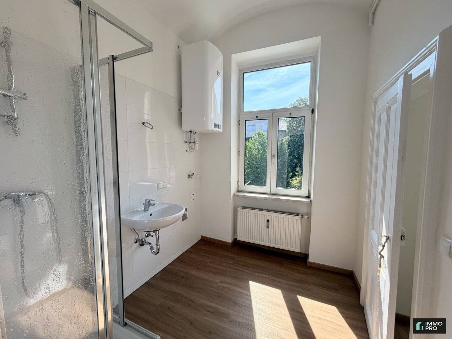 Helle zentral gelegene 3-Zimmer-Wohnung - WG geeignet