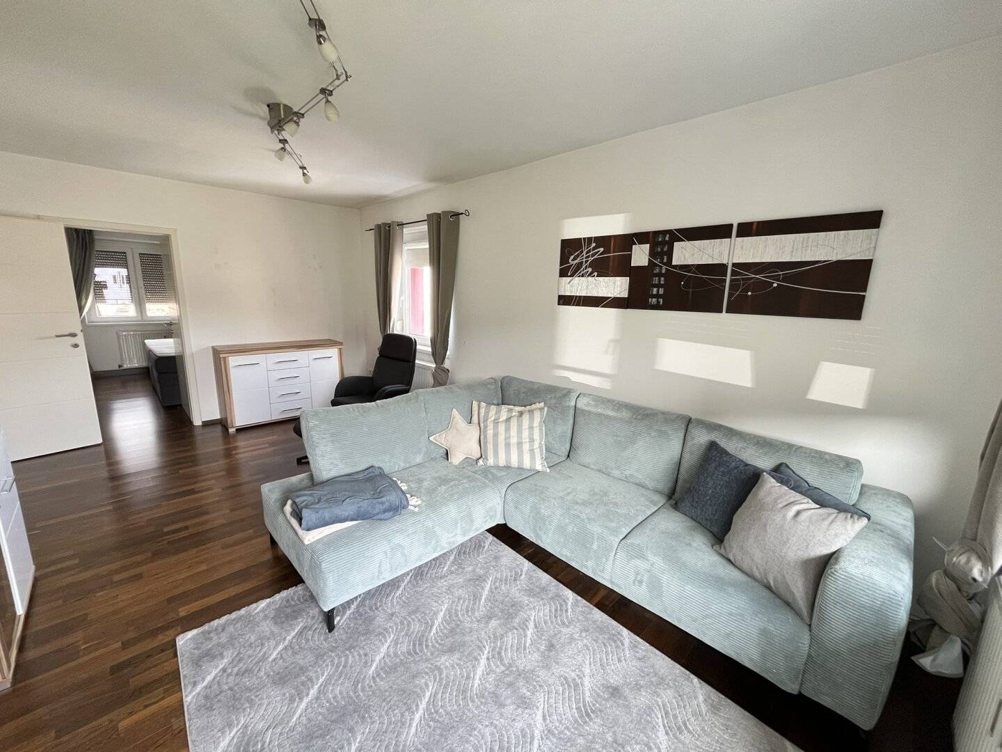 ++ Charmante 2-Zimmer Mietwohnung mit Balkon - voll möbliert! ++