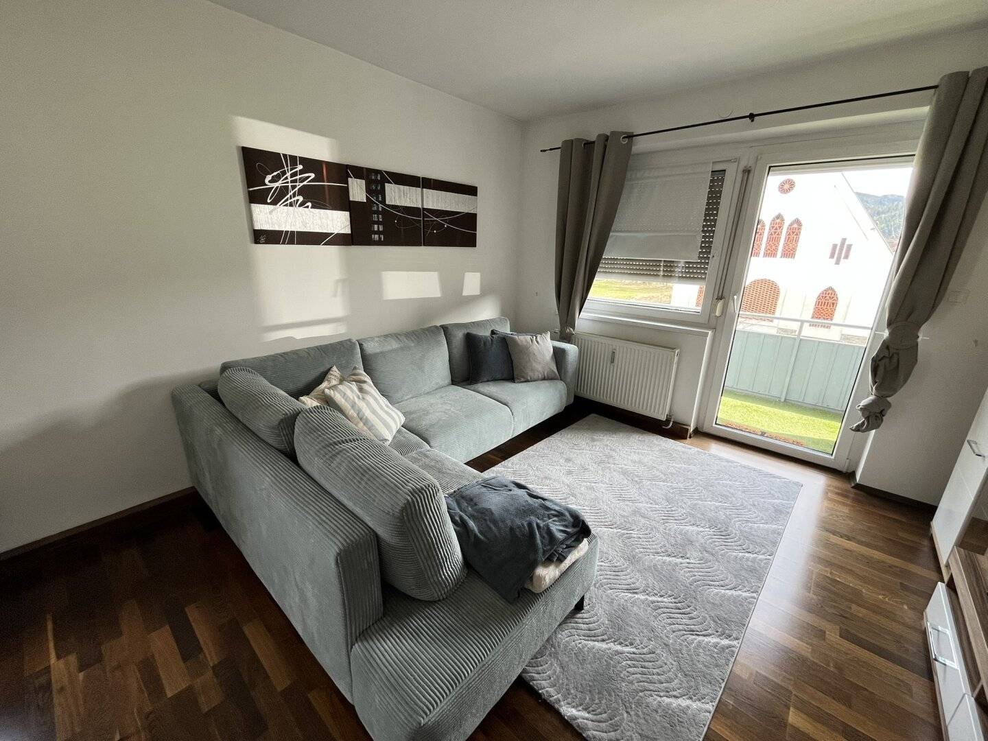 ++ Charmante 2-Zimmer Mietwohnung mit Balkon - voll möbliert! ++