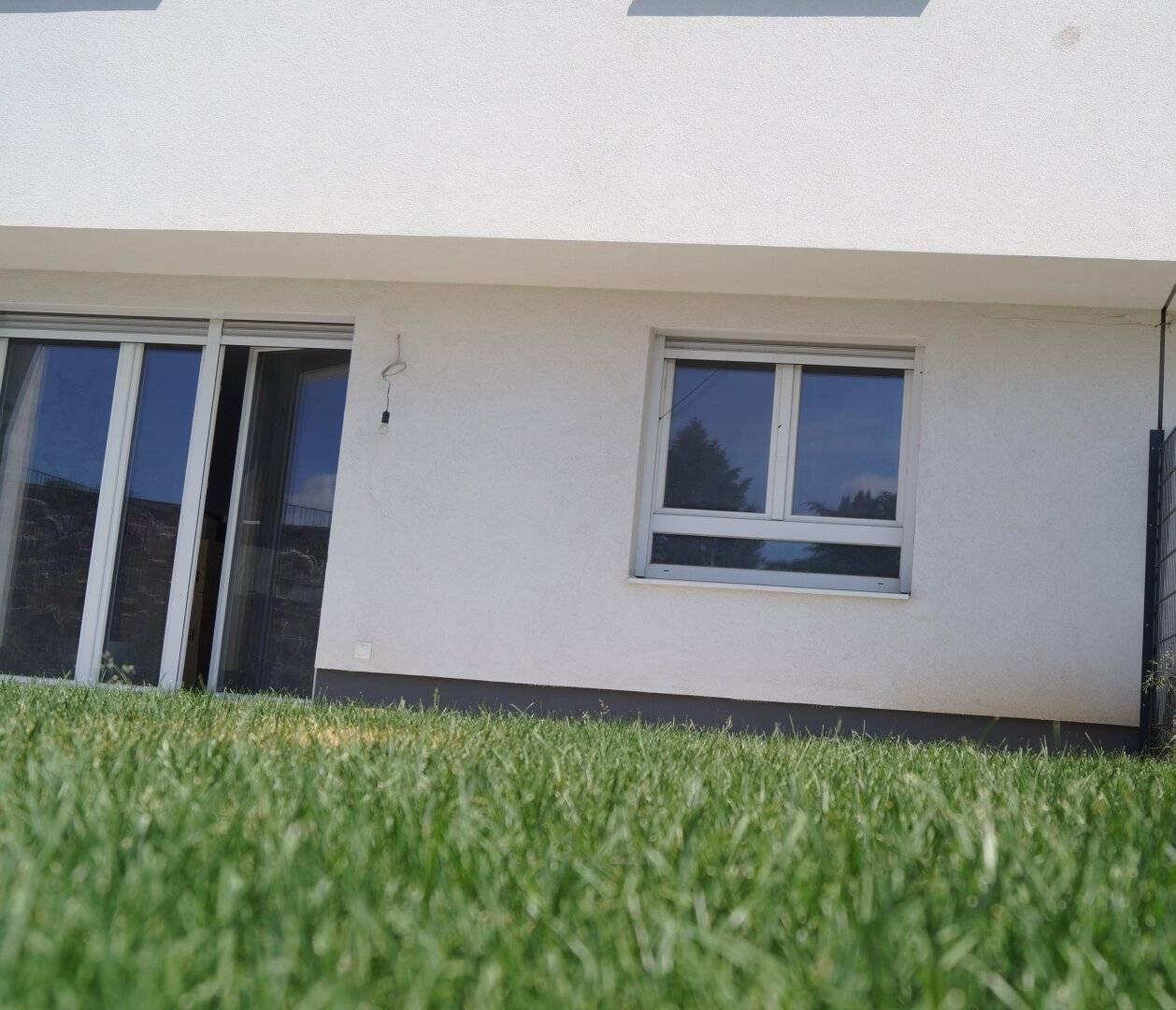 +++PROVISION FREI+++ DOPPELHAUSHÄLFTE 5 ZIMMER, GARTEN UND TERRASSE.