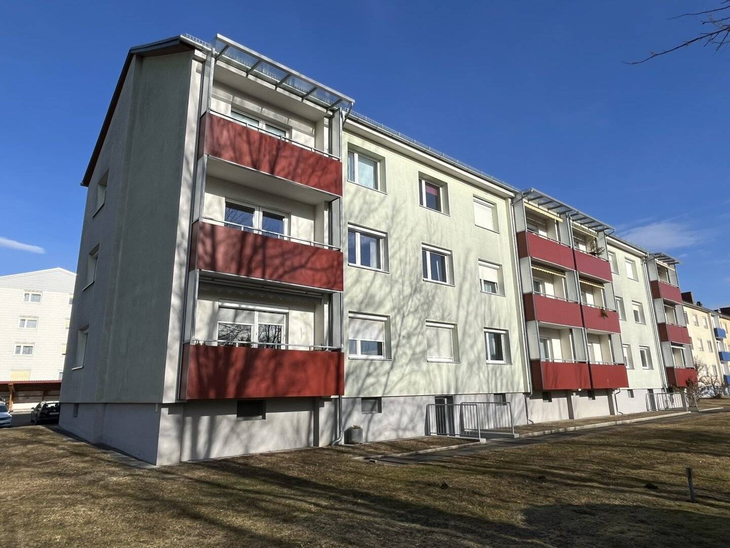 ++ Sehr gut aufgeteilte 4-Zimmer Wohnung mit Balkon und Kellerabteil ++