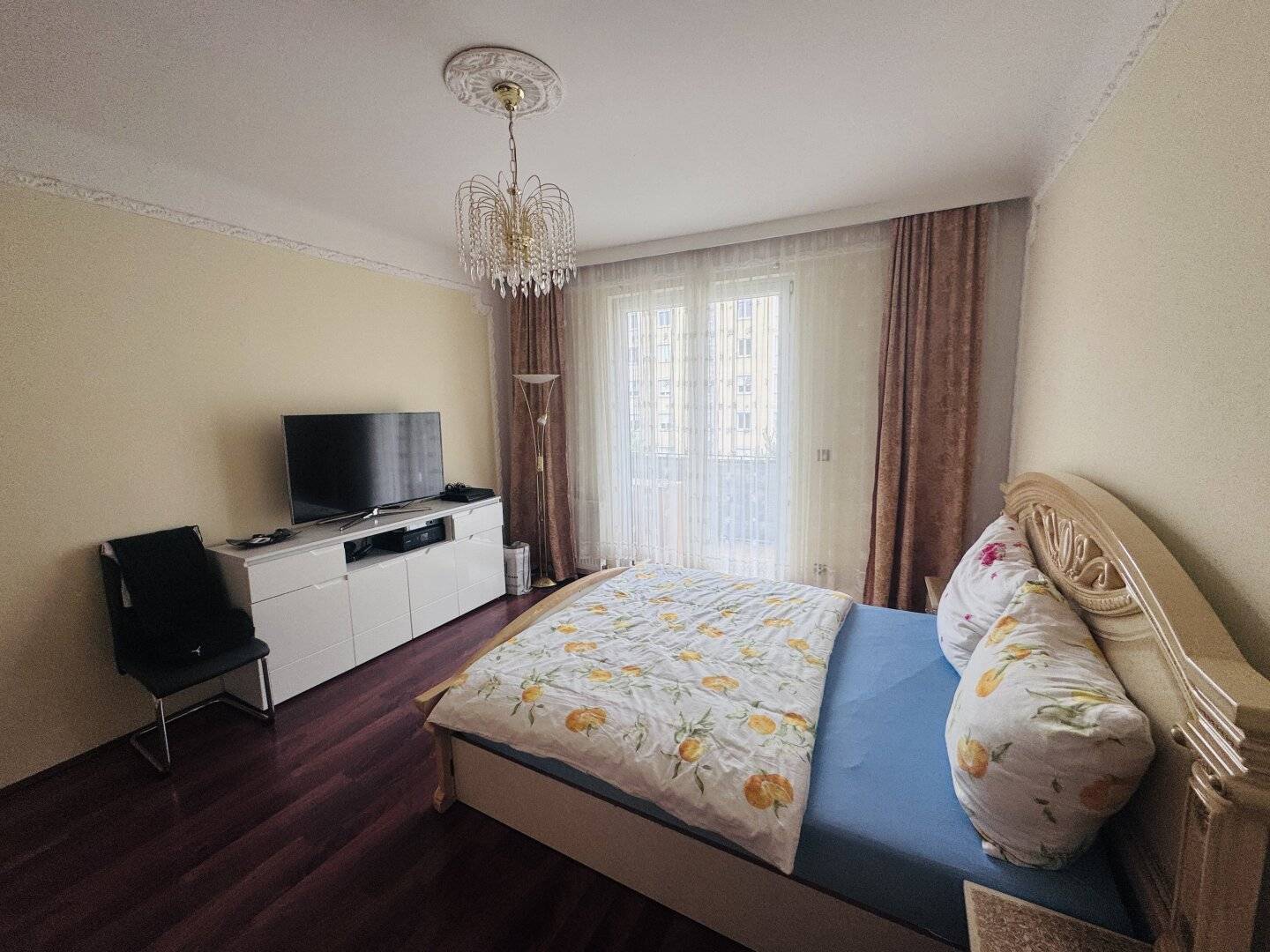 Exclusive 3-room new build apartment with loggia in prime location with well thought-out room layout