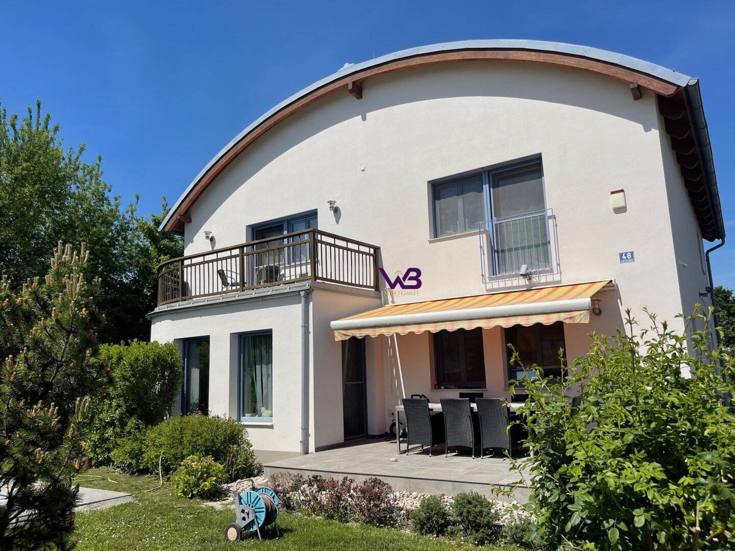 360° Rundgang-Großzügiges Einfamilienhaus mit 360 m² Nutzfläche, Garage und Swimmingpool!