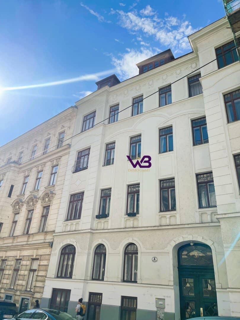 3-Zimmer-Altbauwohnung mit Loggia!