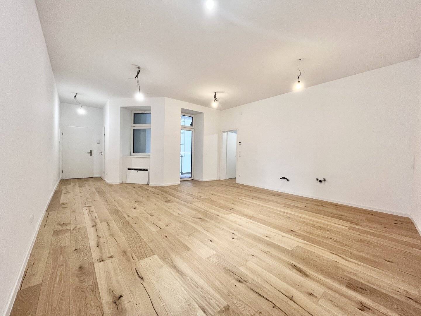 HELL UND MODERN- 2 ZIMMERWOHNUNG MIT BALKON NÄHE SCHLOSS BELVEDERE