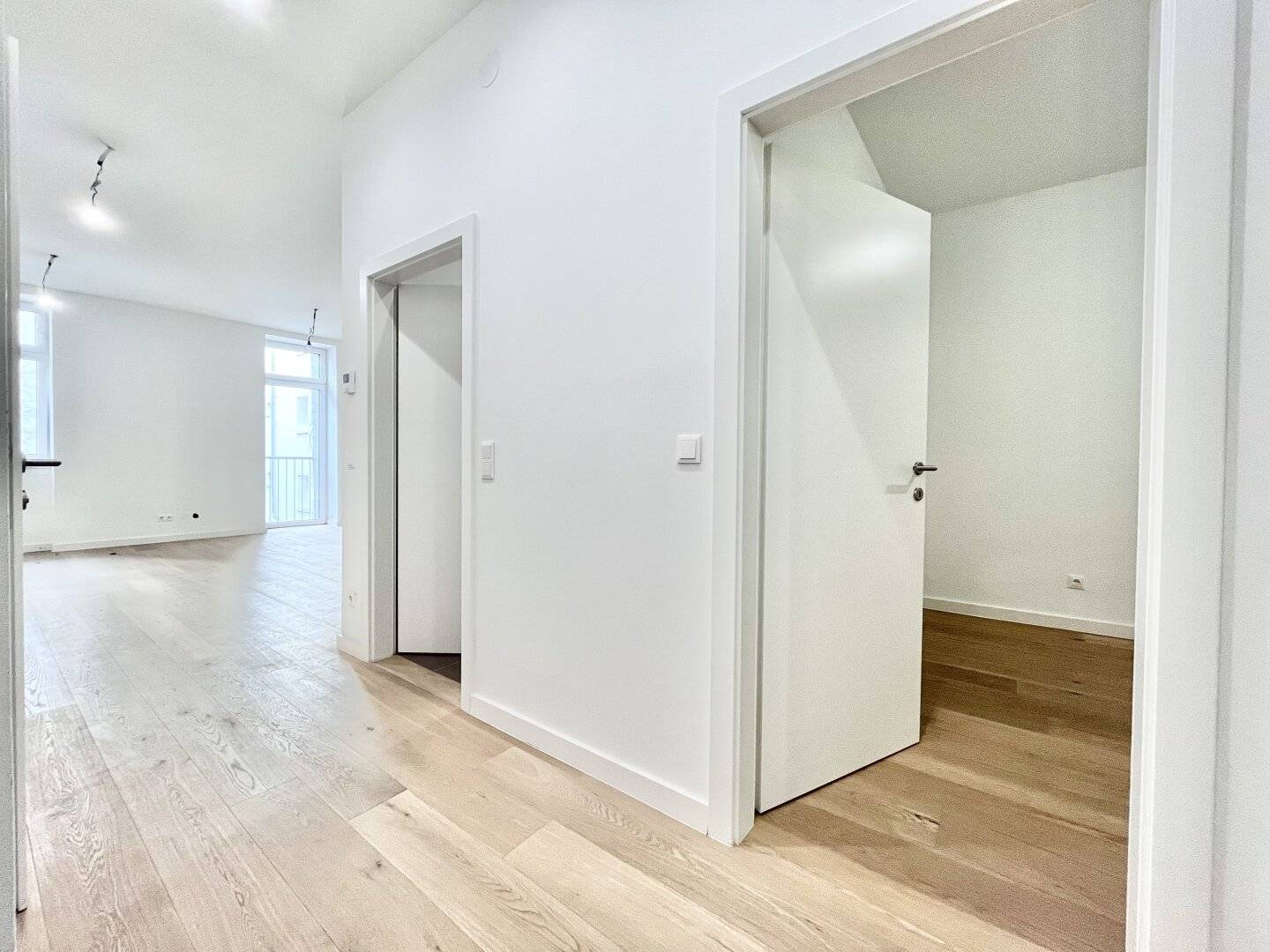 MODERNE 3 ZIMMER ALTBAUWOHNUNG NÄHE SCHLOSS BELVEDERE