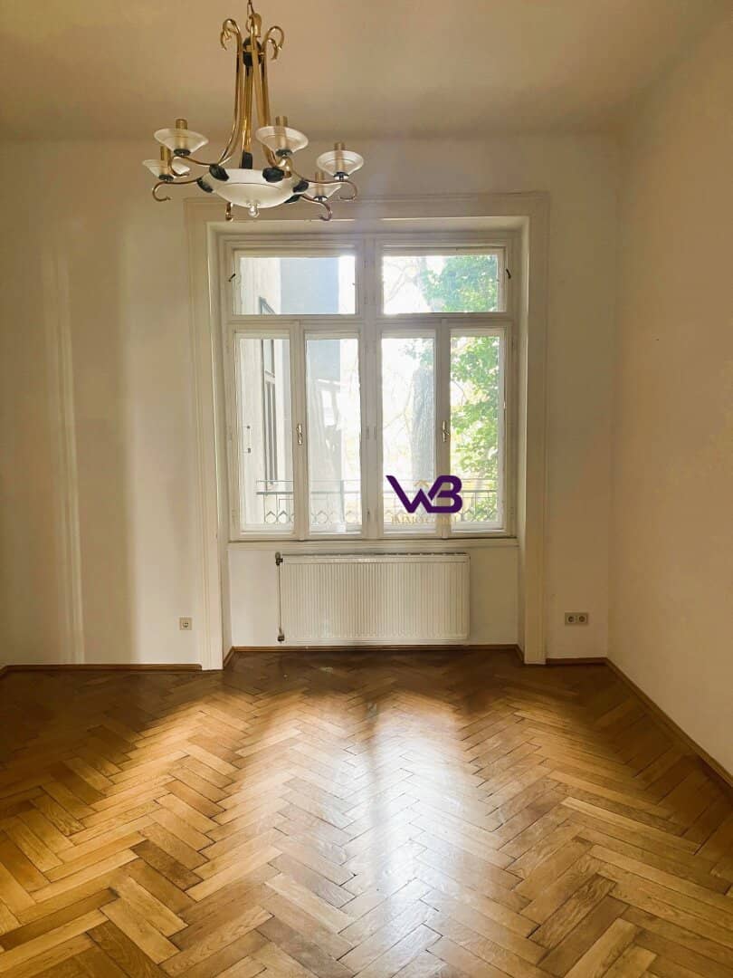 Neuer Preis-3,5-Zimmer-Altbauwohnung mit Loggia!
