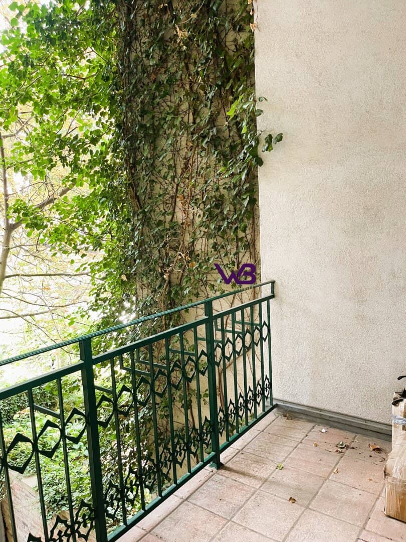 Neuer Preis-3,5-Zimmer-Altbauwohnung mit Loggia!