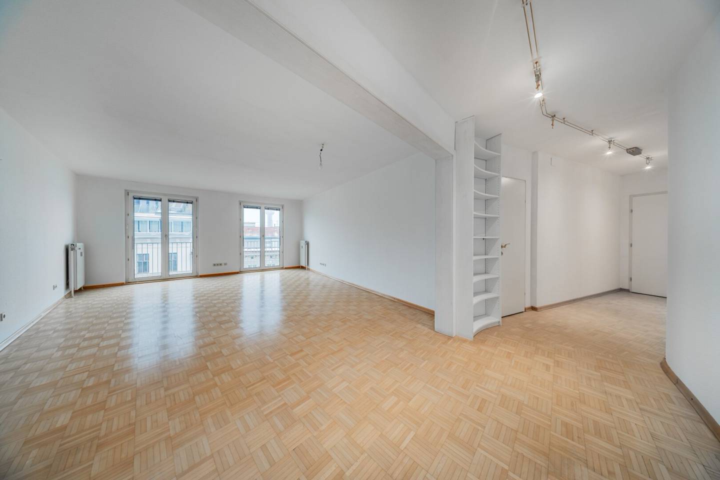 LICHTDURCHFLUTETE 4-ZIMMER-NEUBAU IM 6. LIFTSTOCK MIT TRAUMHAFTEM WEITBLICK + GARAGENOPTION