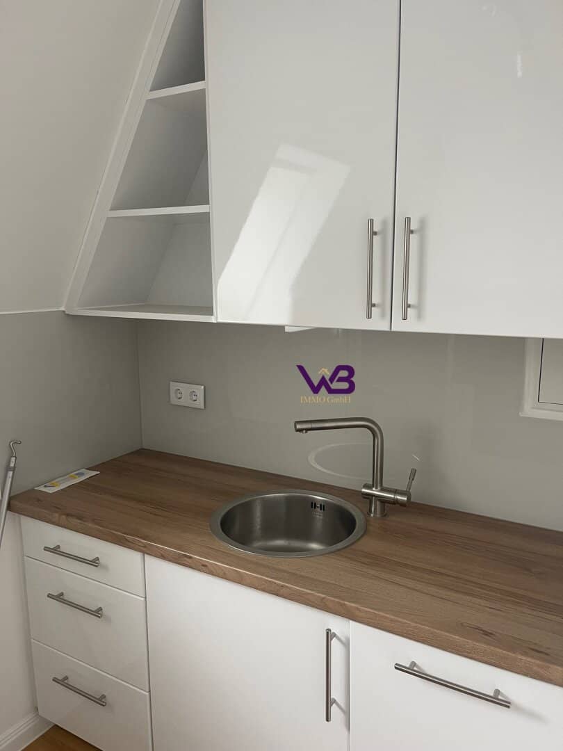 Vollmöblierte 2 Zimmer Dachgeschoßwohnung mit Parkplatzmöglichkeit!