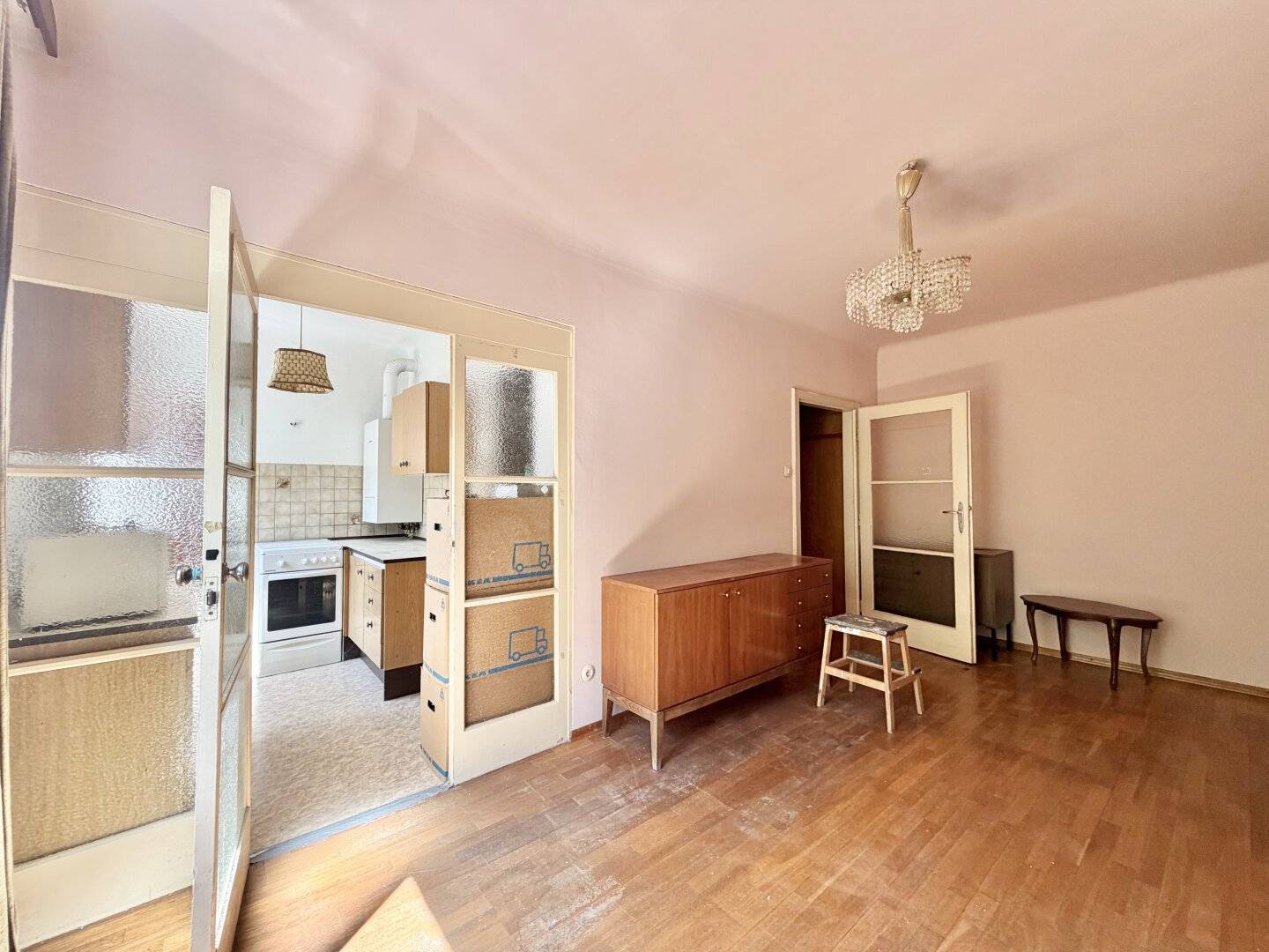 TOP-LAGE NEBEN DER TAUBSTUMMENGASSE – CHARMANTE 1-ZIMMER-WOHNUNG MIT POTENZIAL