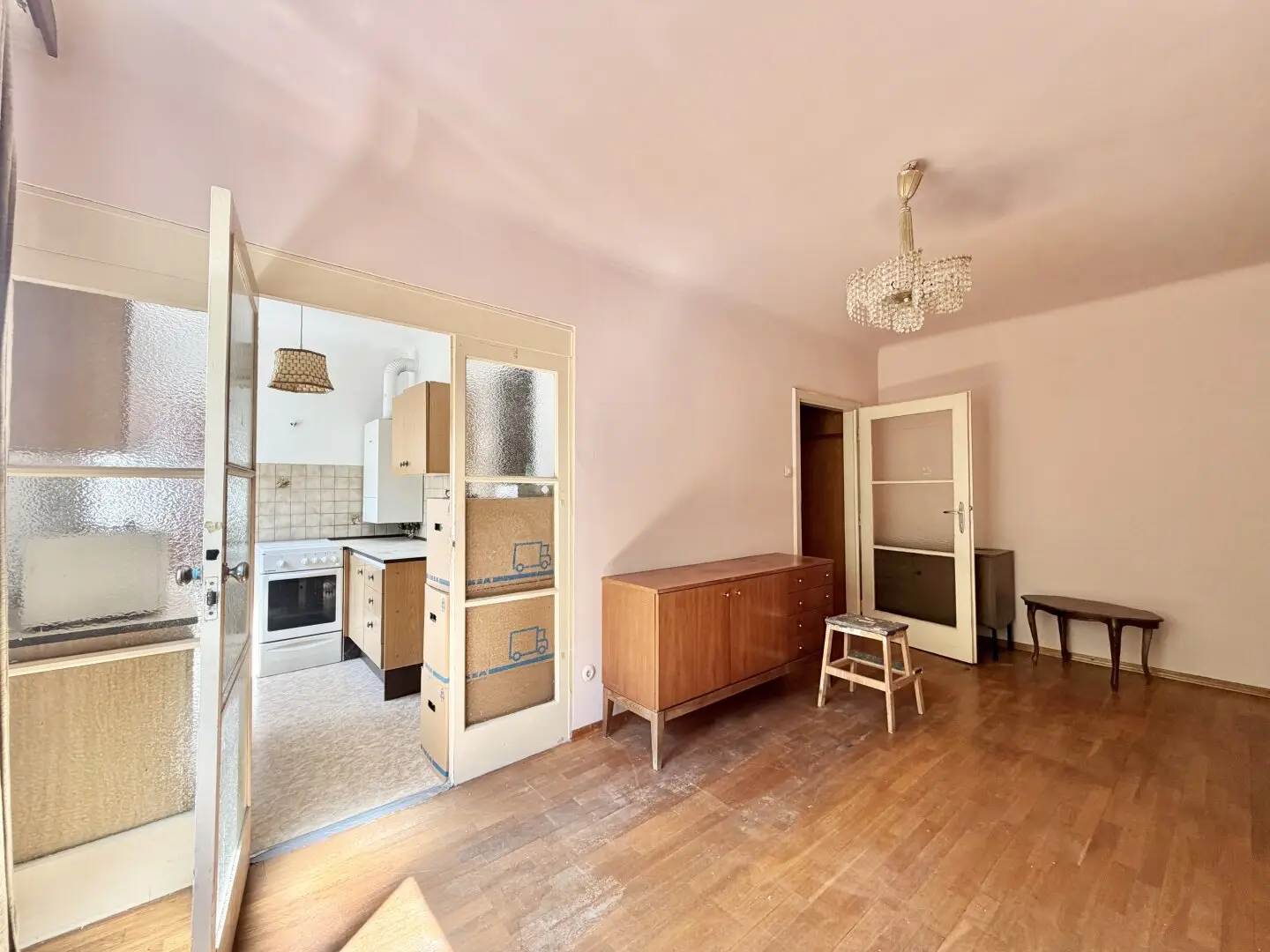 TOP-LAGE NEBEN DER TAUBSTUMMENGASSE – CHARMANTE 1-ZIMMER-WOHNUNG MIT POTENZIAL