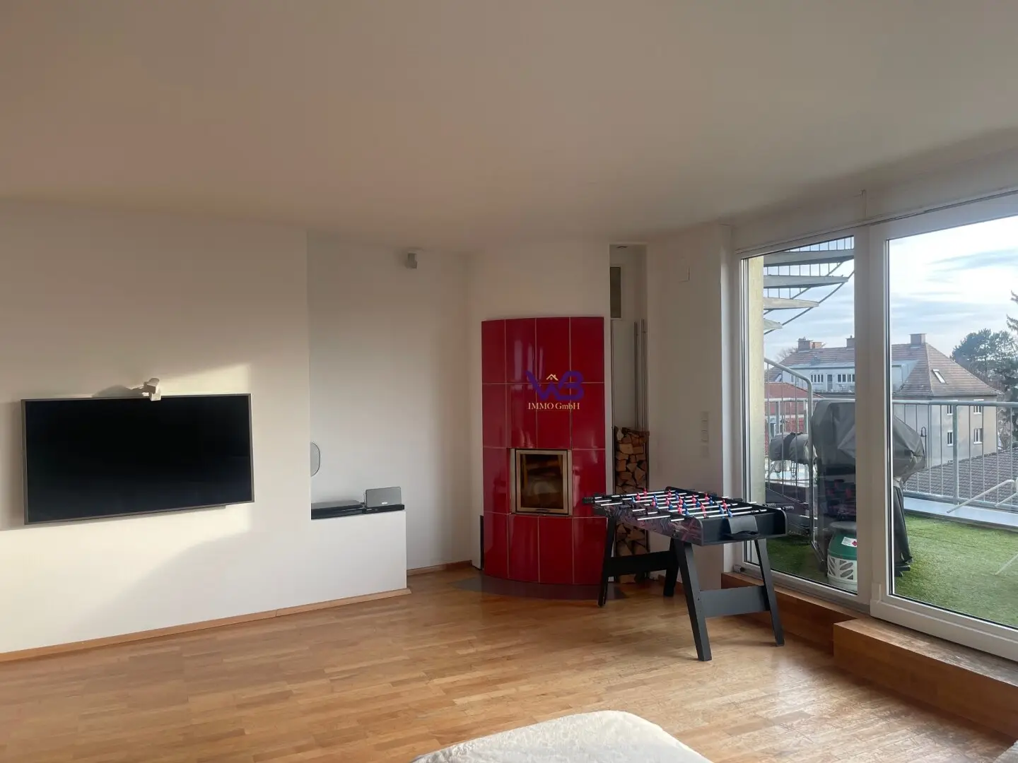 Traumhafte DG-Wohnung, Zentrumsnähe, mit Freiflächen, Dachgarten und KFZ Stellplatz.