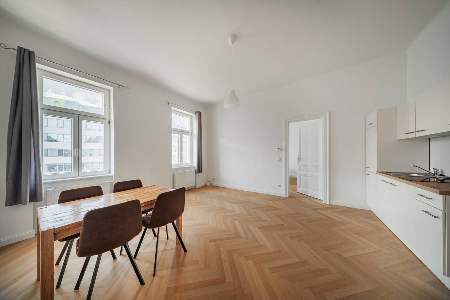 CHARMANTE 3 ZIMMER-WOHNUNG & 2 BADEZIMMER IN MODERNEM DESIGN AUF DER WIEDNER HAUPTSTRASSE