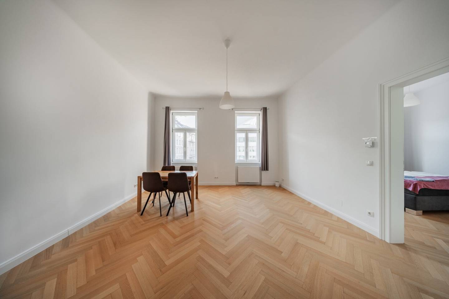 CHARMANTE 3 ZIMMER-WOHNUNG & 2 BADEZIMMER IN MODERNEM DESIGN AUF DER WIEDNER HAUPTSTRASSE