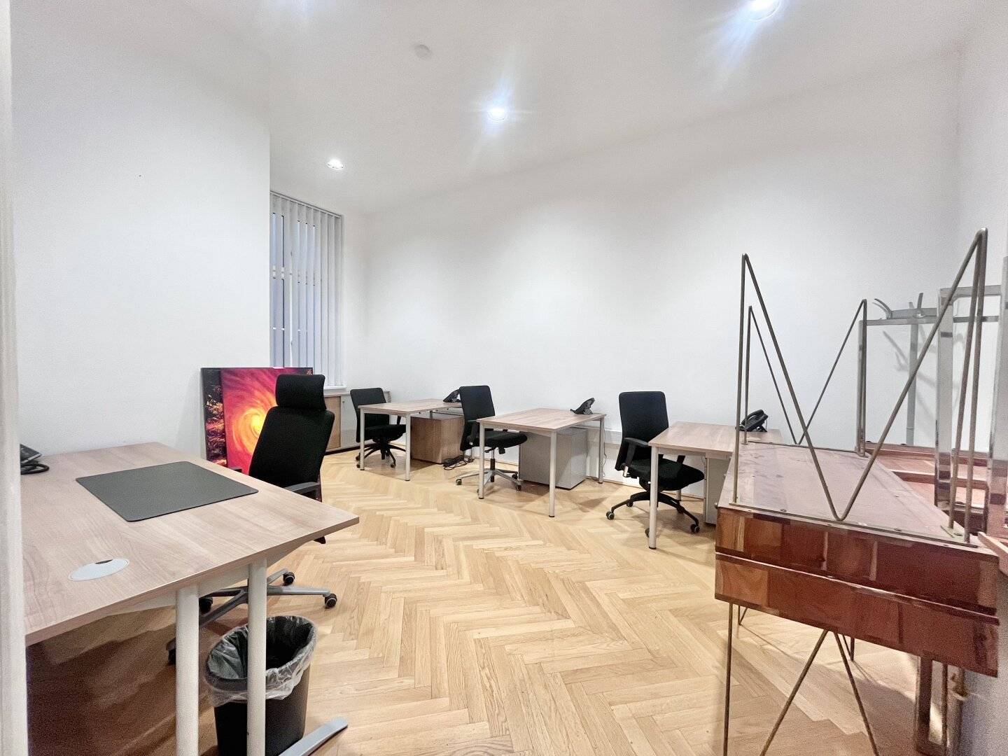 ALL-INCLUSIVE - EXKLUSIVES UND HOFSEITIGES PRIVATE OFFICE DIREKT AM GRABEN