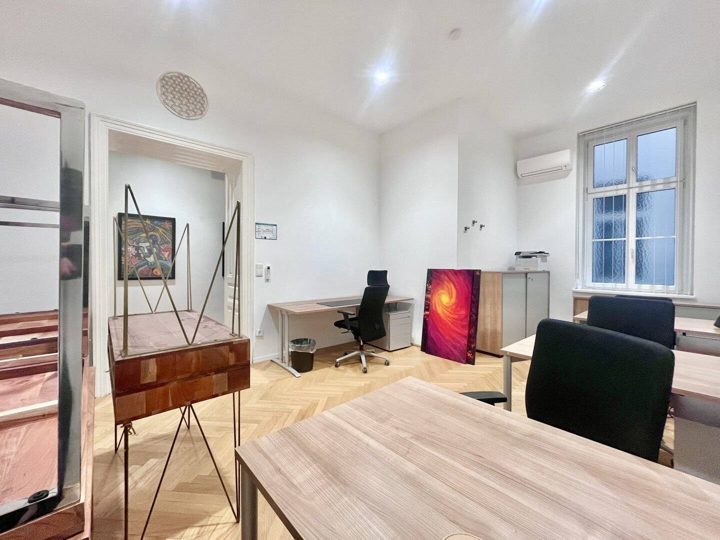 ALL-INCLUSIVE - EXKLUSIVES UND HOFSEITIGES PRIVATE OFFICE DIREKT AM GRABEN