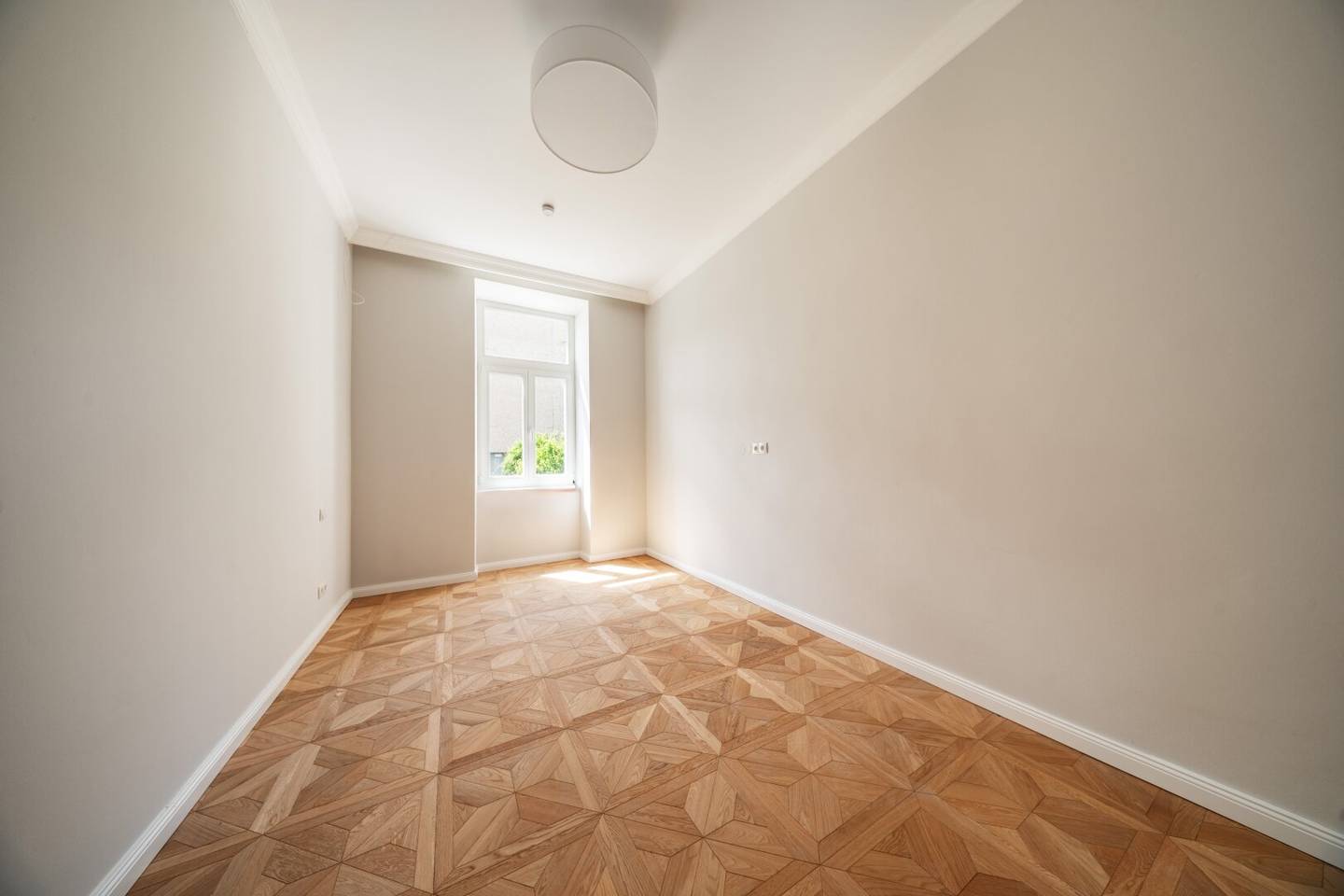 KERNSANIERTER ALTBAU-ERSTBEZUG IN BESTER GRINZINGER LAGE – 3 ZIMMER | KLASSISCHER WIENER CHARME