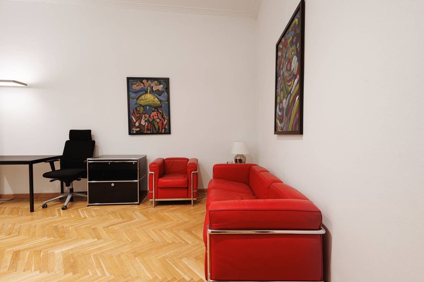 ALL-INCLUSIVE 2 ZIMMER BÜRO MIT EIGENEM BESPRECHUNGSRAUM DIREKT AM GRABEN