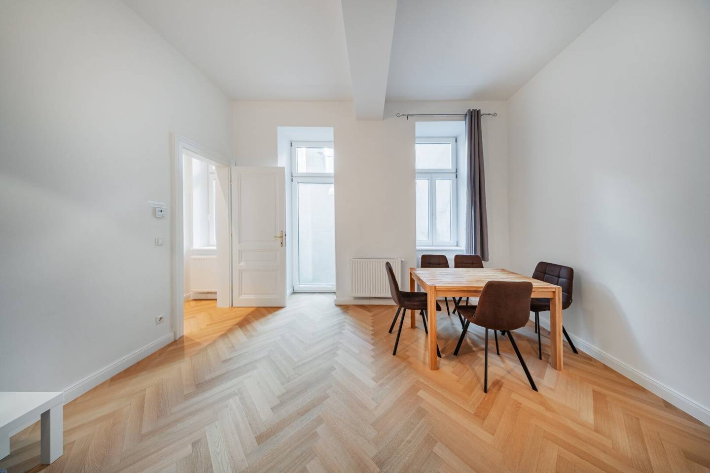 SANIERTE 3-ZIMMER-WOHNUNG MIT 2 BÄDERN + ABSTELLRAUM  AUF DER WIEDNER HAUPTSTRASSE