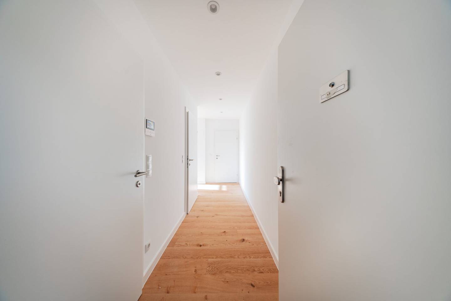 TOP SANIERTE 3 ZIMMER WOHNUNG IM DG AUF 2 EBENEN MIT TERRASSE NÄHE SCHLOSS BELVEDERE