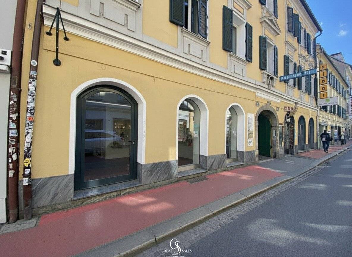 Büroflächen mit großen Schaufenstern in Innenstadtlage