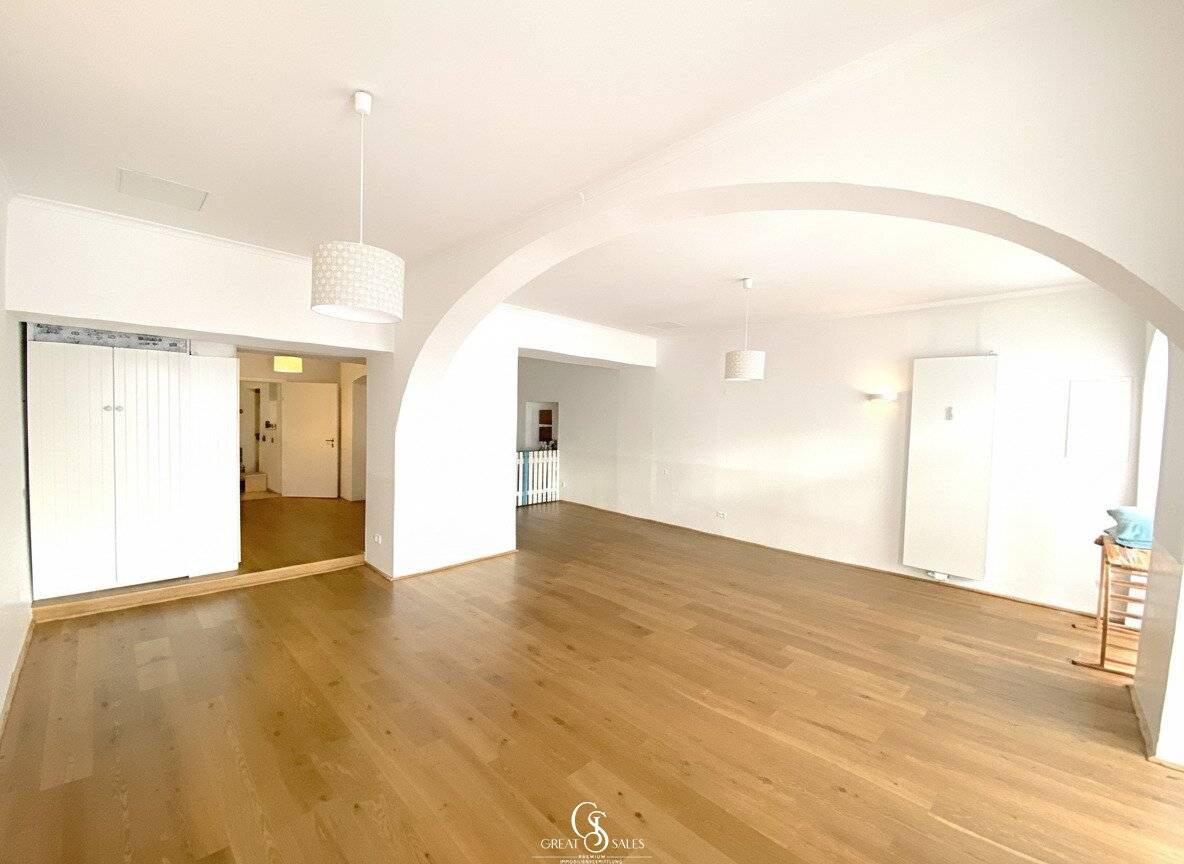 Büroflächen mit großen Schaufenstern in Innenstadtlage