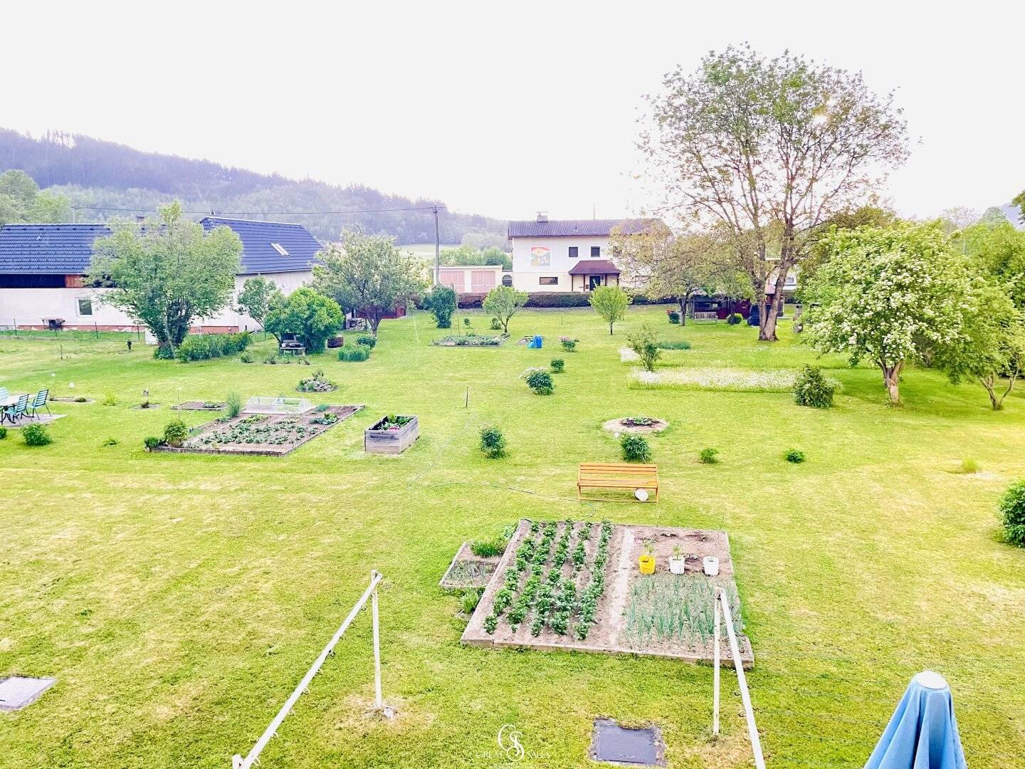 Exklusive Mietwohnung mit großem Gemeinschaftsgarten, grüner Umgebung und super Anbindung!