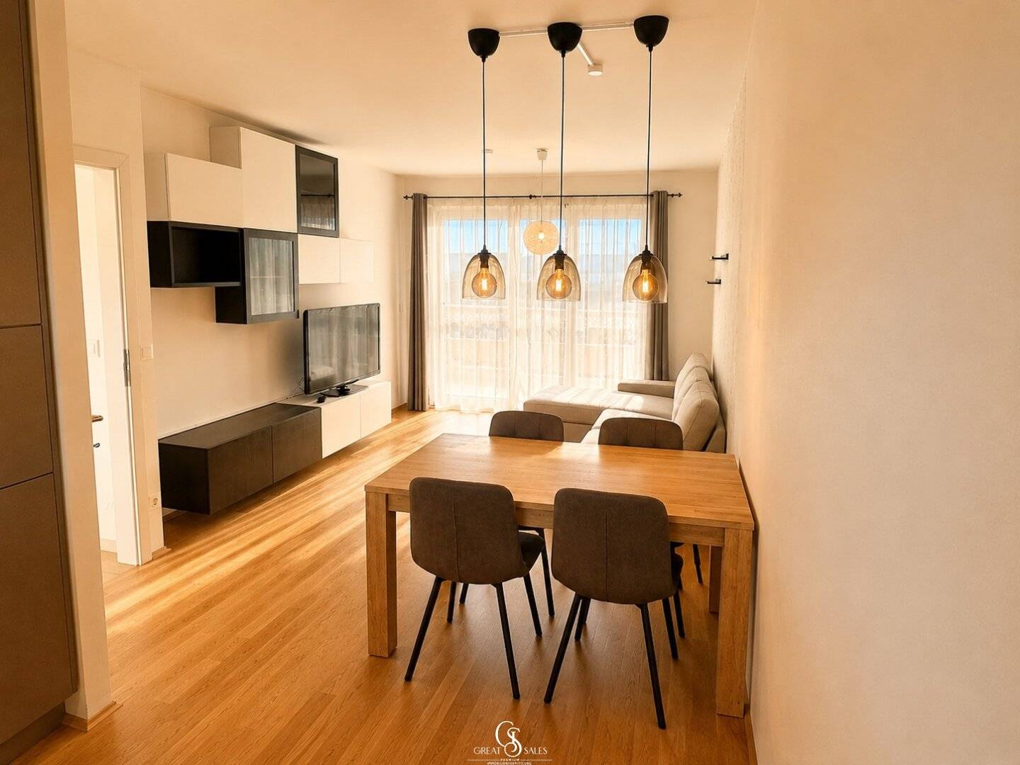 Sonnige 2-Zimmer-Eigentumswohnung mit großer Terrasse und Carportstellplatz