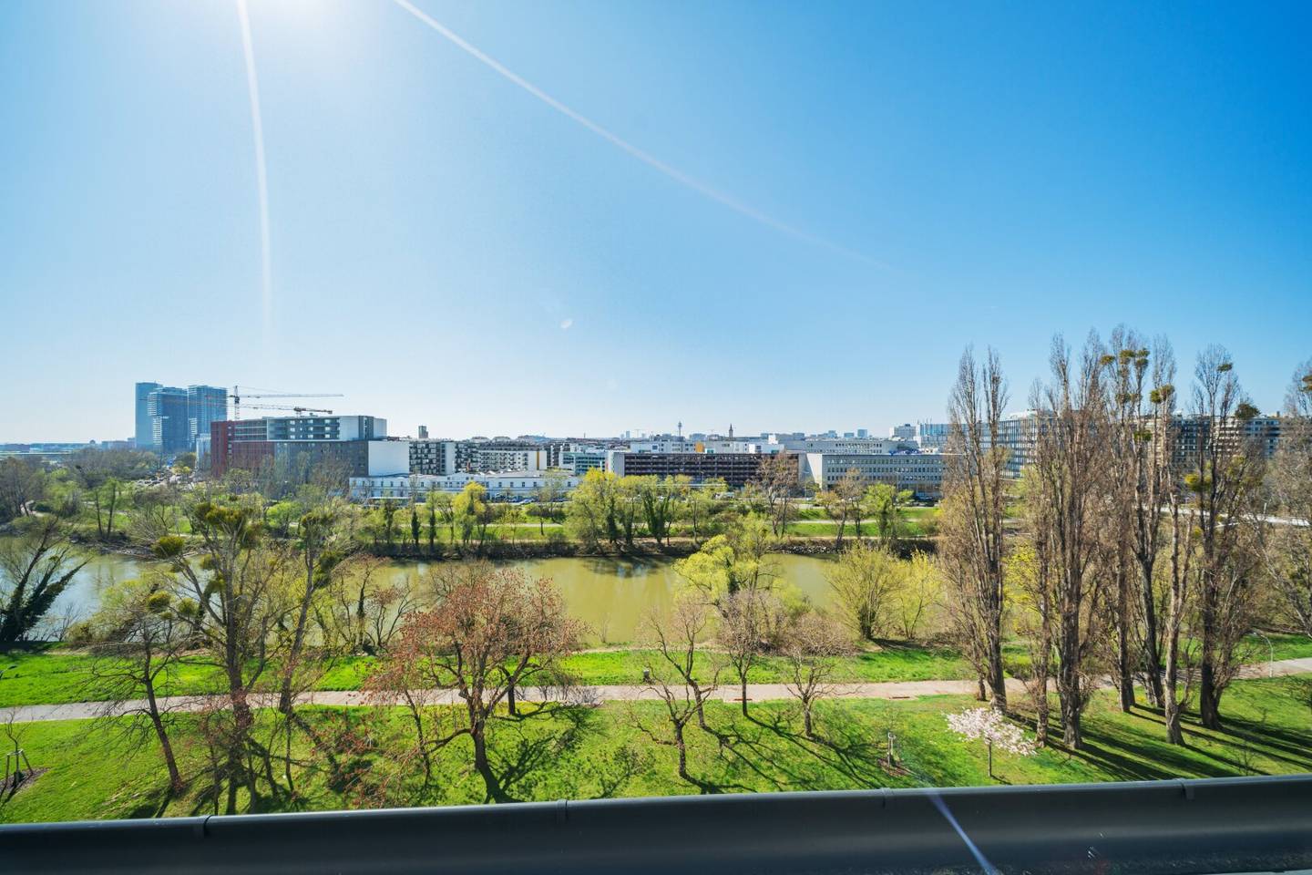 LUXURIÖSES WOHNEN ÜBER DEN DÄCHERN WIENS – 5-ZIMMER-DG-WOHNUNG NAHE PRATER