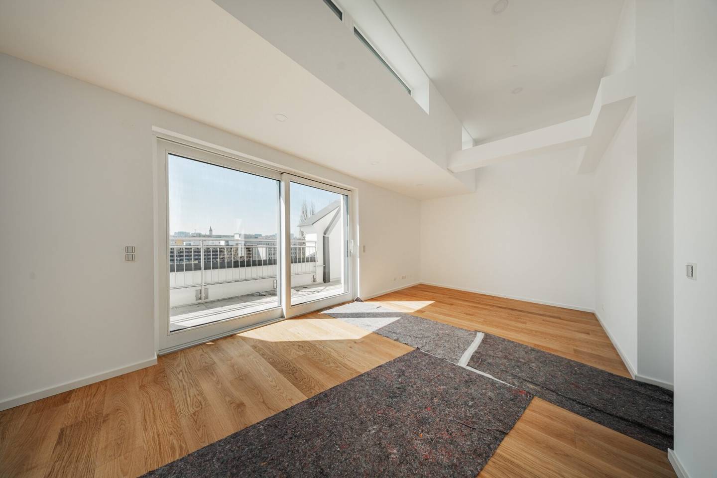 LUXURIÖSES WOHNEN ÜBER DEN DÄCHERN WIENS – 5-ZIMMER-DG-WOHNUNG NAHE PRATER