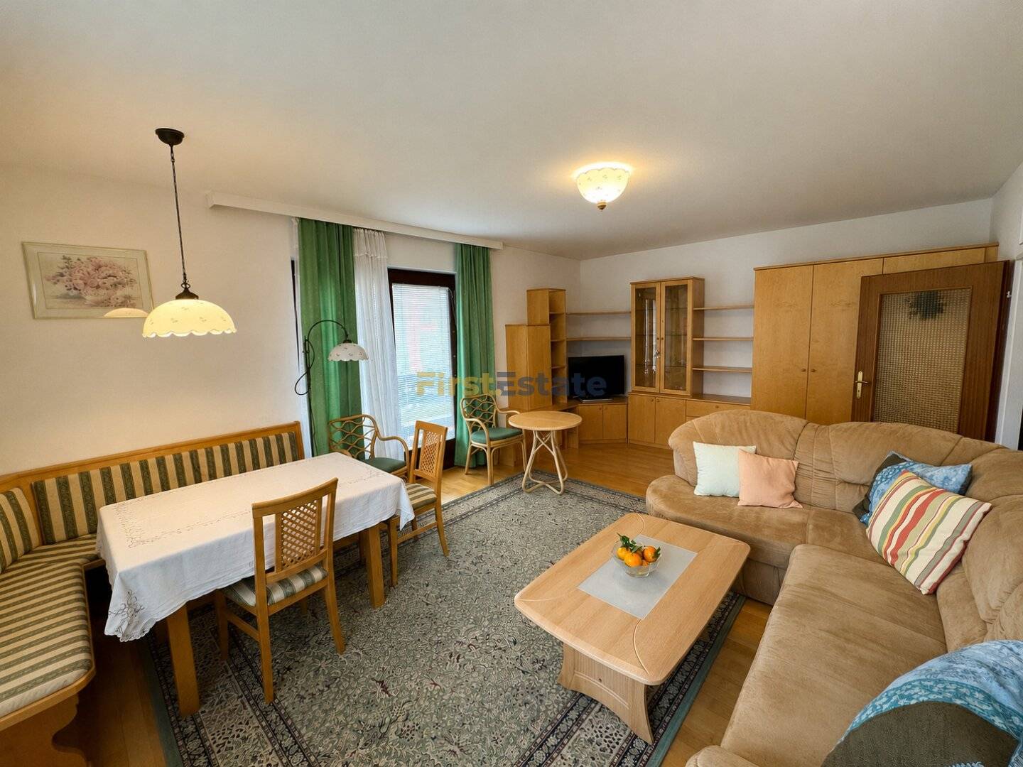 Möblierte 2-Zimmer-Wohnung mit Eckbalkon im Grünen – Gemeinschaftsgarten, Parkplatz