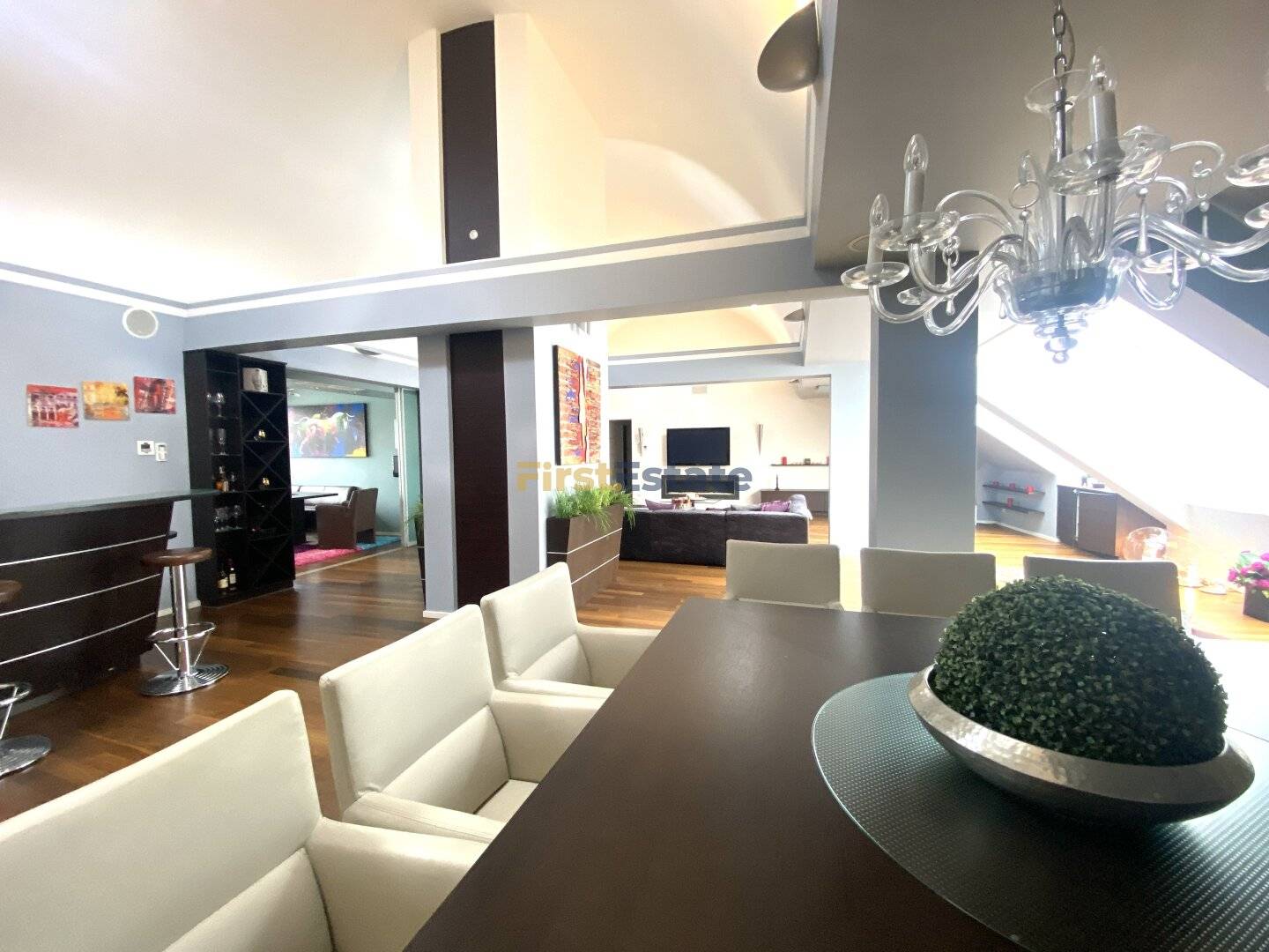 "Living in Paradise" - möblierte Penthouse Wohnung in der Inneren Stadt, 1010 zum Verkauf!!!