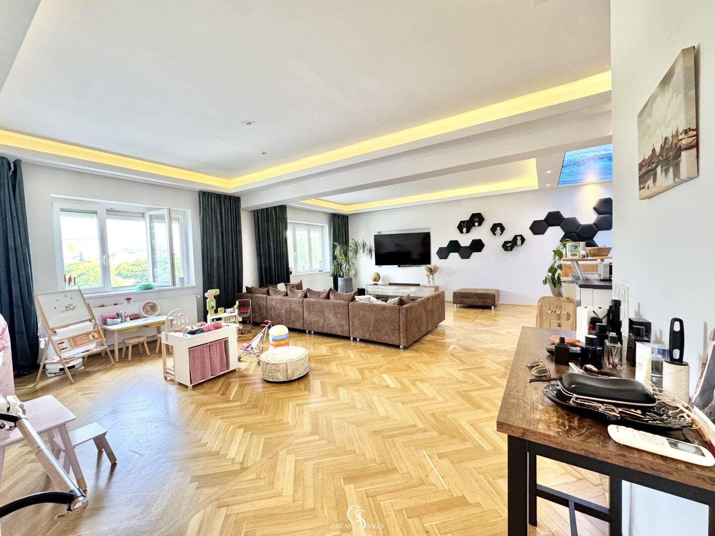 Exklusive 4,5-Zimmer-Wohnung mit 156 m² Wohnfläche, Garten, Terrasse, Garage und hochwertiger Ausstattung
