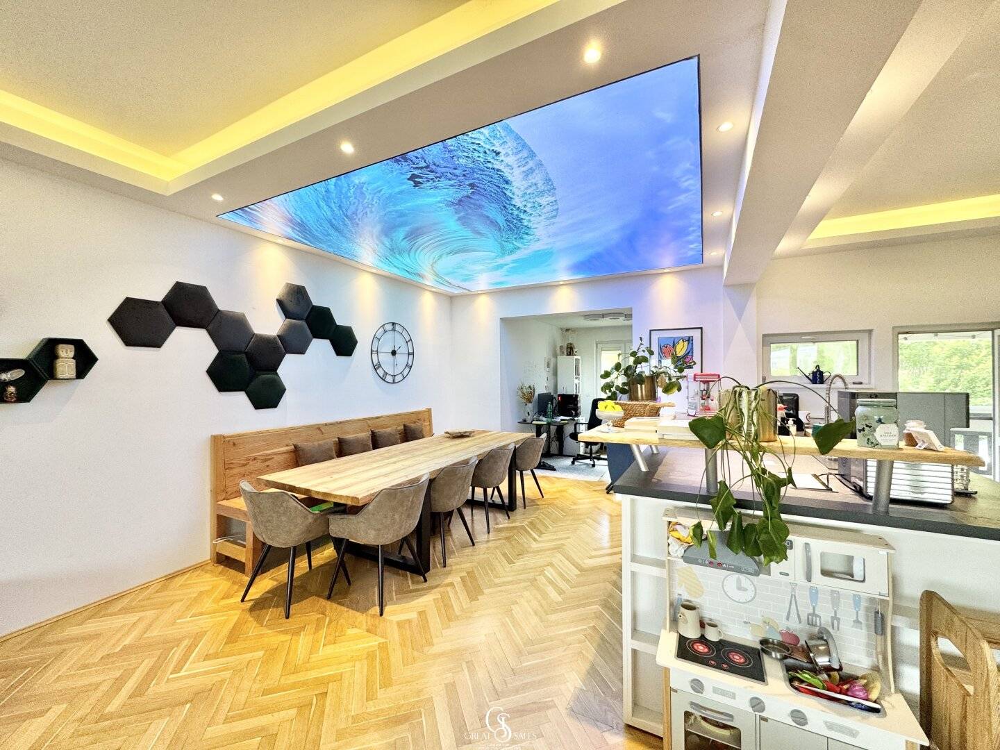 Exklusive 4,5-Zimmer-Wohnung mit 156 m² Wohnfläche, Garten, Terrasse, Garage und hochwertiger Ausstattung