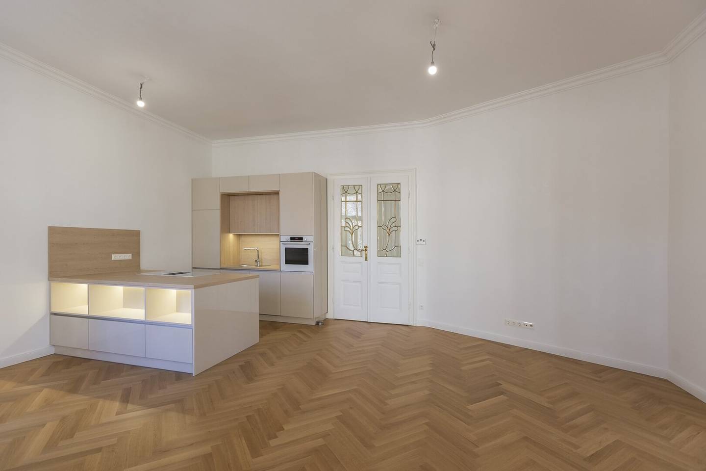 Laurentiusplatz - Erstbezug nach Generalsanierung, zentraler 5 Zimmer Altbau