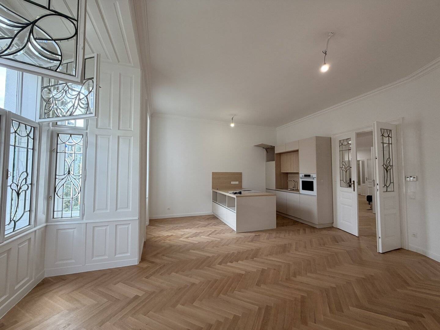 Laurentiusplatz - Erstbezug nach Generalsanierung, zentraler 5 Zimmer Altbau