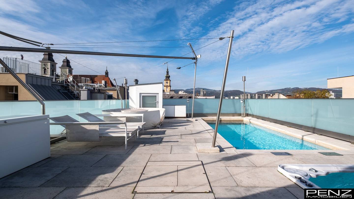 LINZ Innenstadt: Urbaner Luxus – Penthouse mit Dachpool und Rundumblick