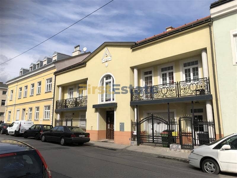 Stadtvilla mit 8 Appartements & Entwicklungspotenzial – 1230 Wien, Nähe S-Bahn Atzgersdorf