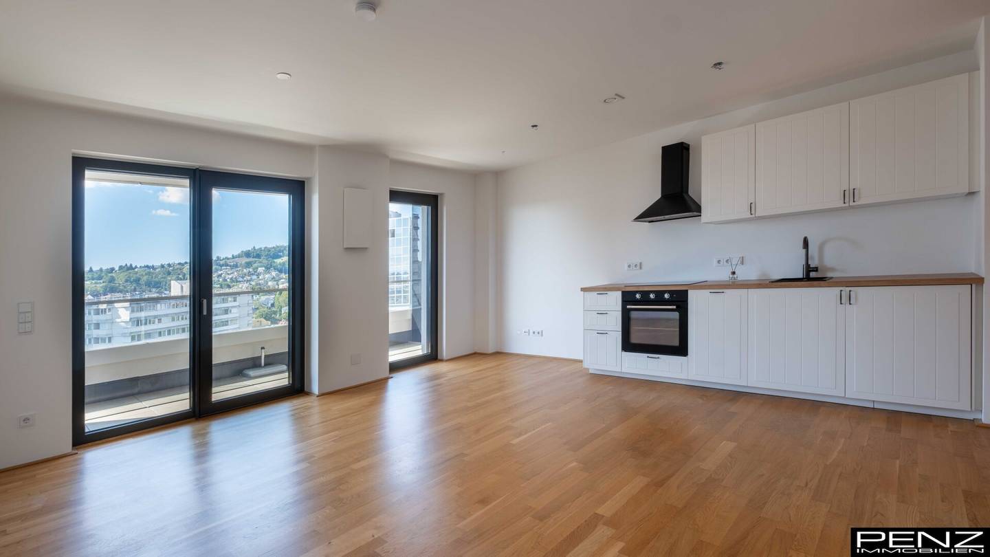 LINZ: Bruckner Tower. Microflat mit Fernblick