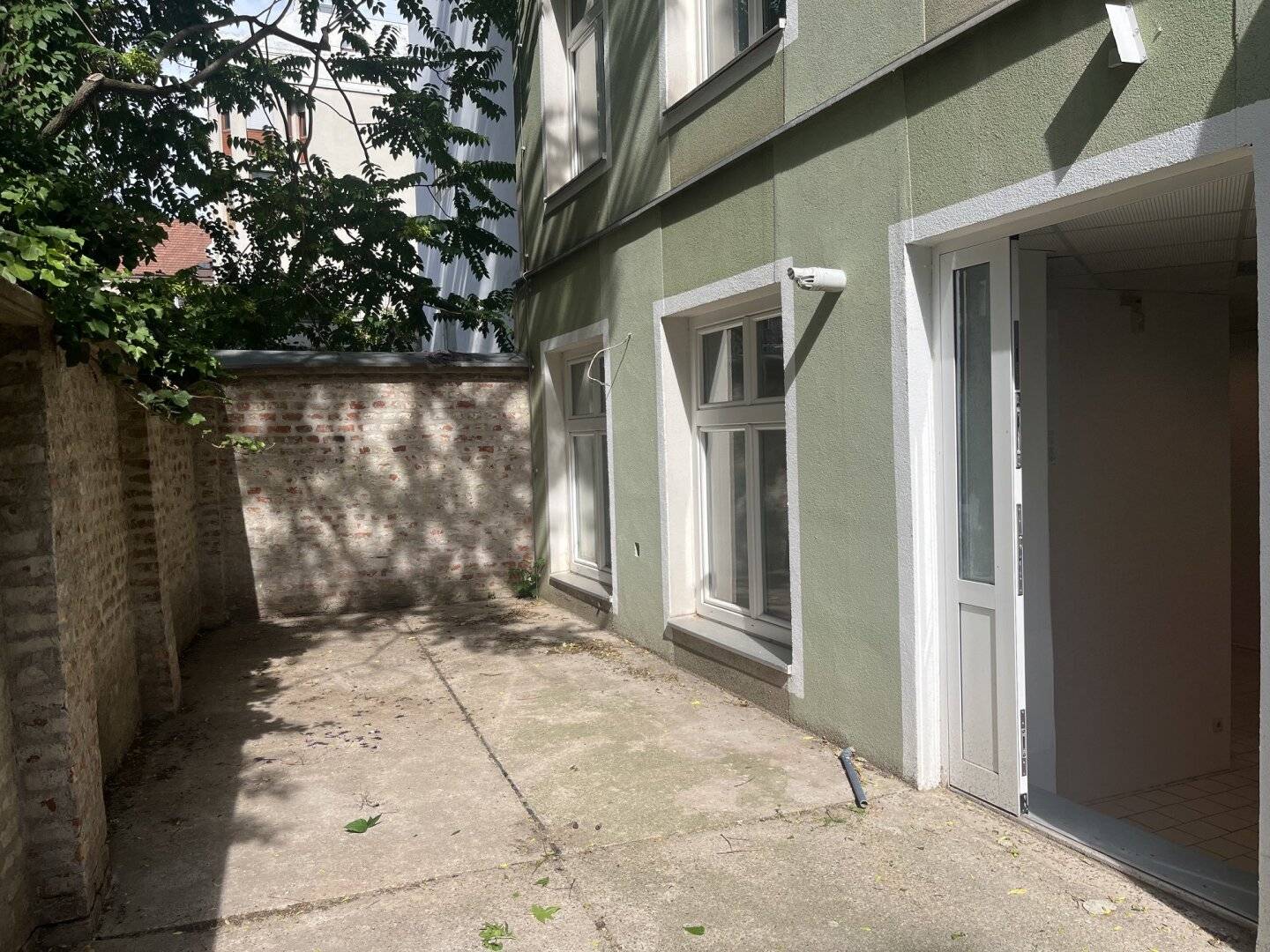 Bräuhausgasse - hofseitiges Souterrainlokal mit Garten bzw. Terrasse zu vermieten