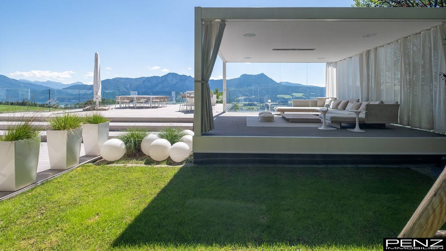 MONDSEE: Private Estate am Mondseeberg - Infinity Pool & unverbaubarer Seeblick
